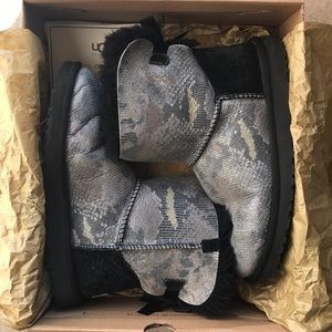 Mini Bailey Bow Snake Print UGG Boots Size 8